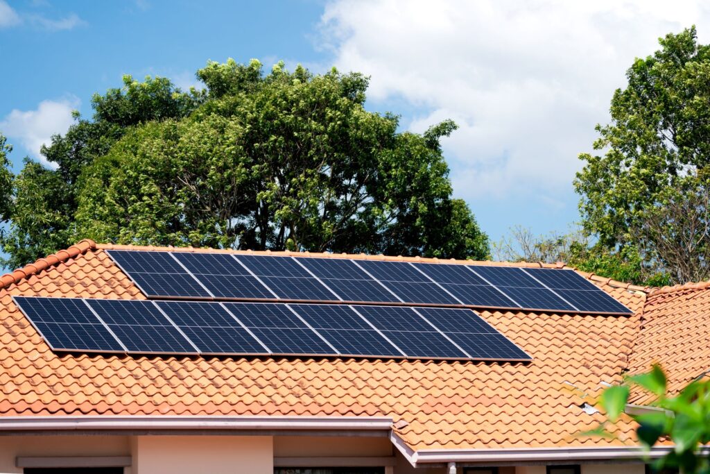 Residential Solar and Battery Systems: What You Need to Know in 2024